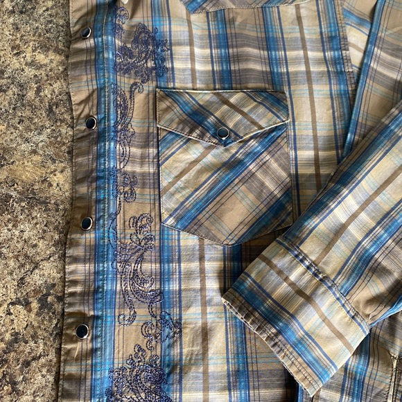 Vintage Wrangler Western Tan Embroidered Long Sleeve Blue Snap Button Shirt Sz L - Picture 16 of 16